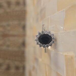 Elegant Silver and Black Gemstone Ring